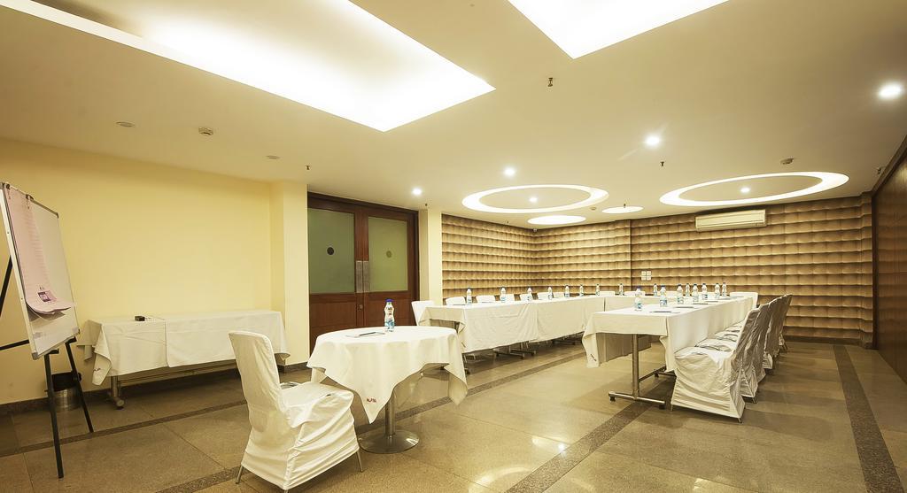 Alpina Hotels & Suites New Delhi Exterior photo